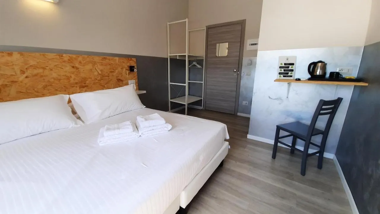 Affittacamere Bergamo Guesthouse - Self Check-In Curno